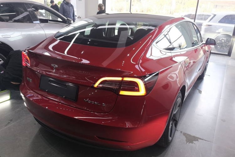 特斯拉 Model 3 2022款 后轮驱动版车身外观7