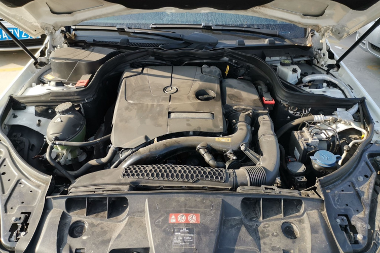 奔驰E级(进口) 2014款 E 200 轿跑版机舱底盘24