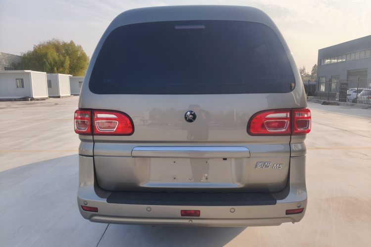 东风风行 菱智 2023款 M5L 1.6L 舒适型 9座车身外观6005