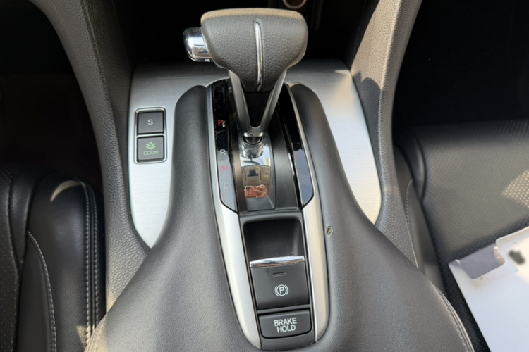 本田 冠道 2019款 240TURBO 两驱精英版局部细节18