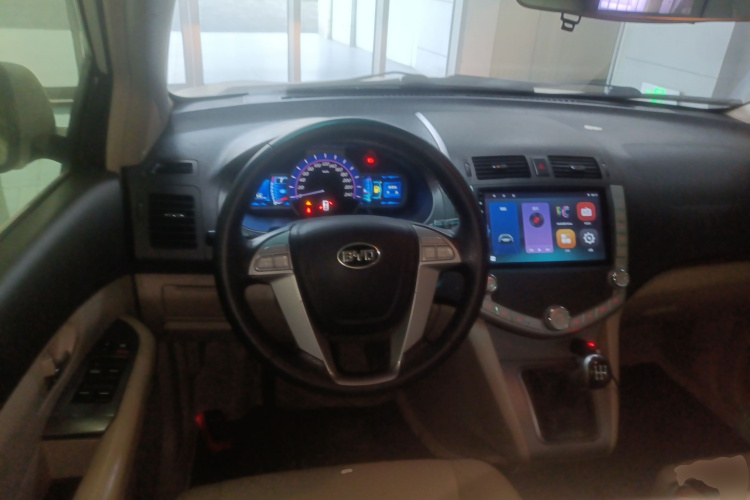 比亚迪S6 2014款 2.0L 手动豪华型 5座局部细节13