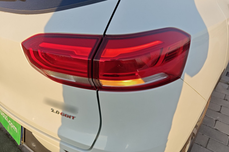 哈弗H6 2017款 红标 2.0T 自动两驱智尚型车身外观9