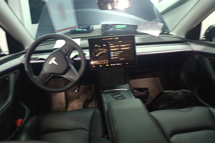 特斯拉 Model Y 2024款 后轮驱动版中控内饰7002
