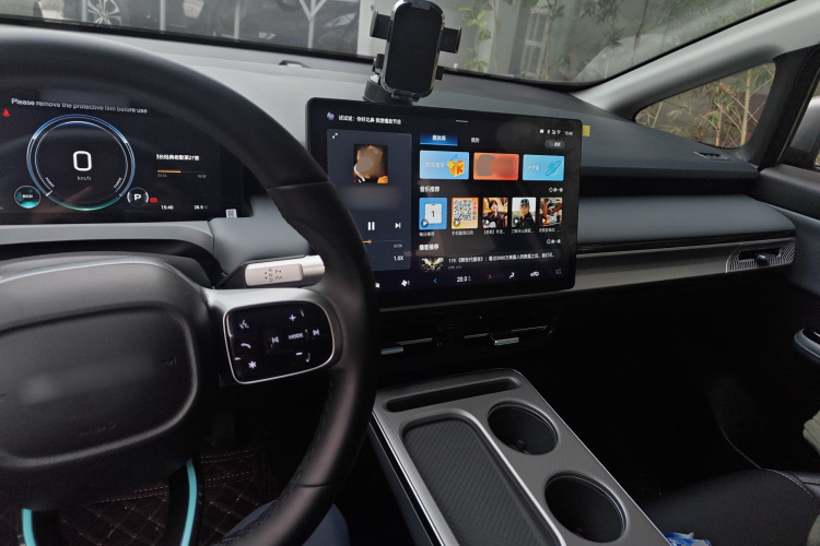 埃安 AION Y 2023款 Plus 610 乐享版 三元锂中控内饰7002