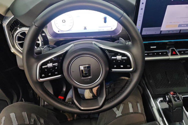 坦克400 2025款 2.0T 汽油版中控内饰13