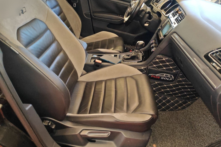 大众 高尔夫 2017款 280TSI 自动R-Line百万辆纪念版局部细节41