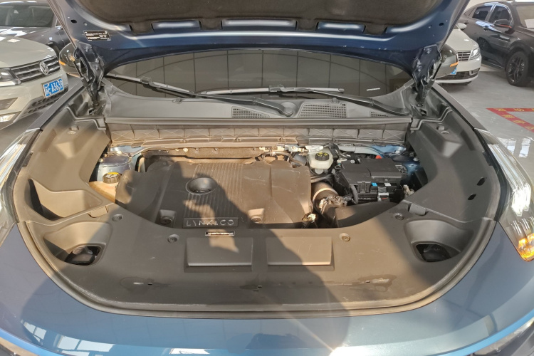 领克01 2021款 2.0TD 两驱耀Pro机舱底盘24