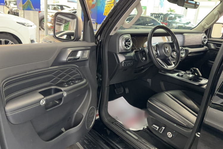 坦克300 2023款 越野版 2.0T 征服者中控内饰7002