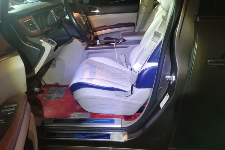 别克GL8 2017款 25S 豪华型 国V局部细节19