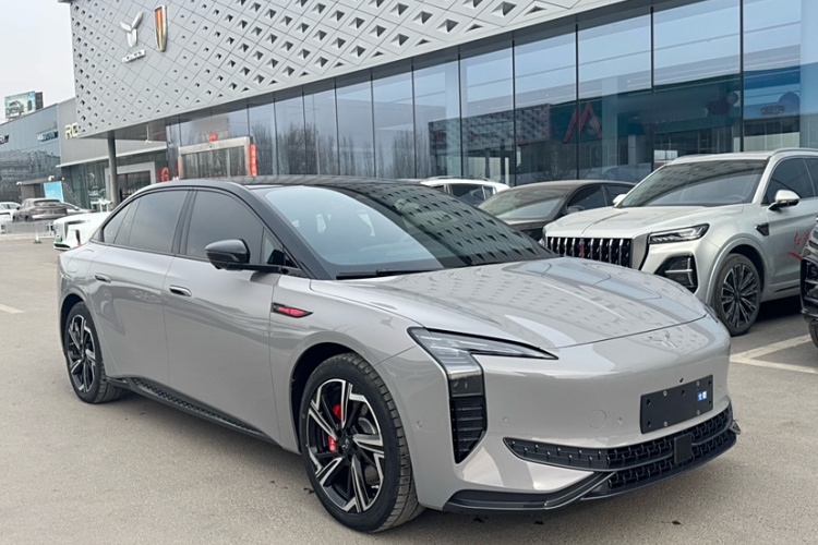 红旗EH7 2024款 760 Pro+ 四驱版车身外观6004