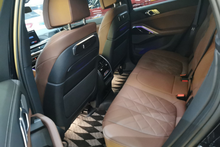 宝马X6 2023款 xDrive40i 尊享型 M运动套装中控内饰21
