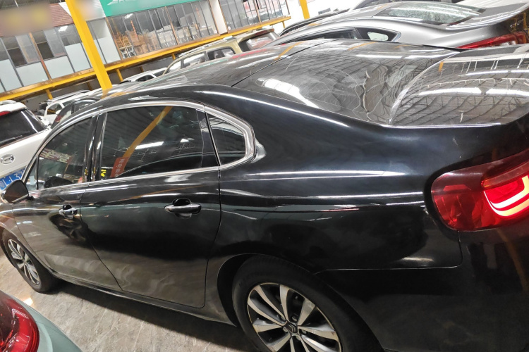 雪铁龙C6 2017款 350THP 豪华型车身外观4