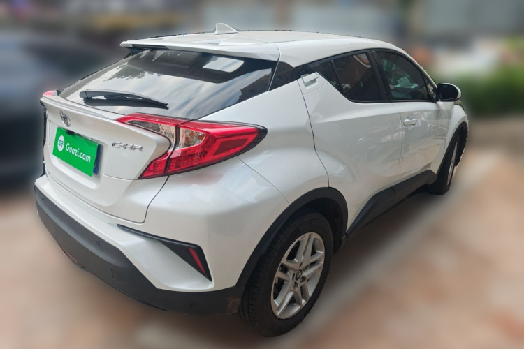 丰田C-HR 2022款 2.0L 舒适版车身外观7