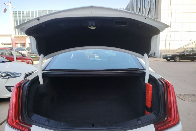 凯迪拉克XTS 2018款 28T 豪华型机舱底盘23