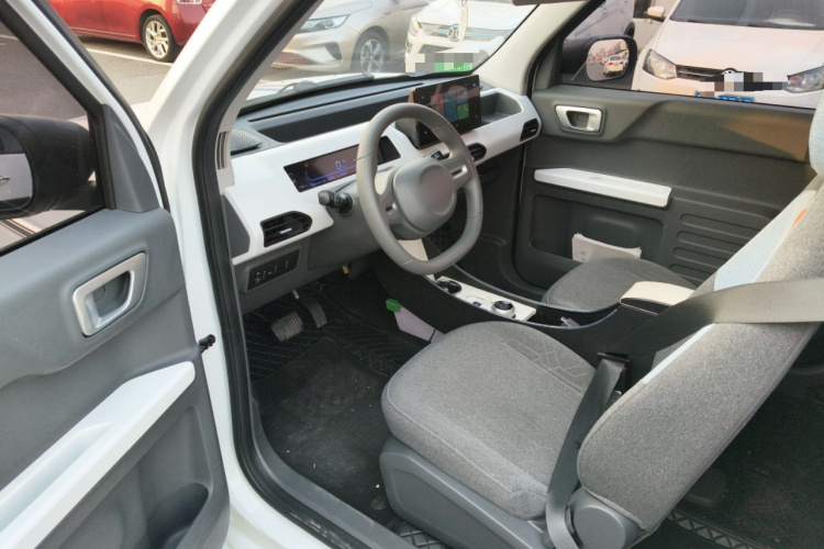 吉利银河 2024款 熊猫mini 200km 耐力熊中控内饰20