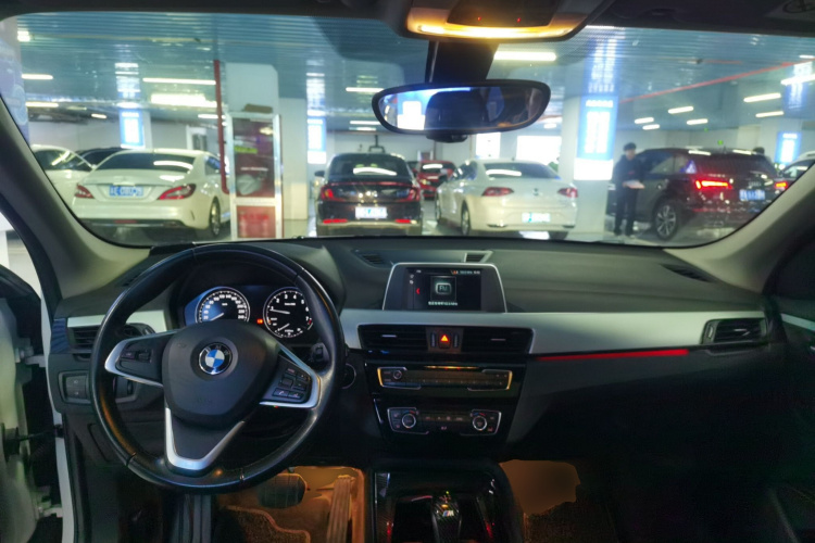 宝马X1 2019款 sDrive20Li 领先型中控内饰12