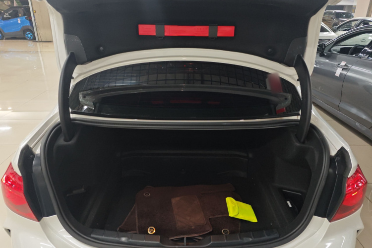 宝马1系 2021款 120i M运动曜夜版局部细节23