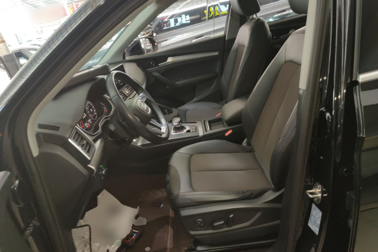 奥迪Q5L 2018款 45 TFSI 尊享时尚型 国VI局部细节19