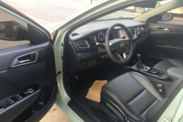 现代 名图 2014款 1.8L 自动智能型GLS中控内饰20