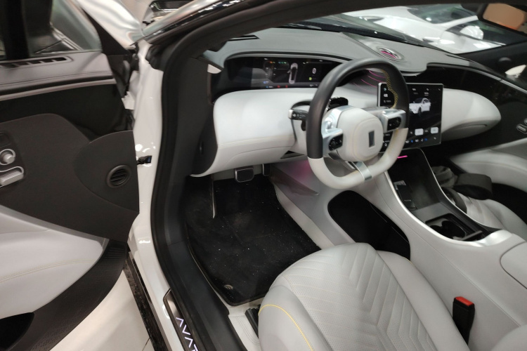 阿维塔11 2023款 鸿蒙 116度 奢享版中控内饰7003