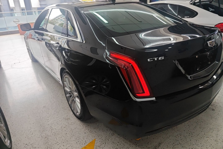 凯迪拉克CT6 2017款 28T 领先型车身外观4