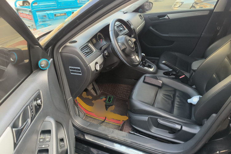 大众 速腾 2014款 1.6L 自动舒适型中控内饰20