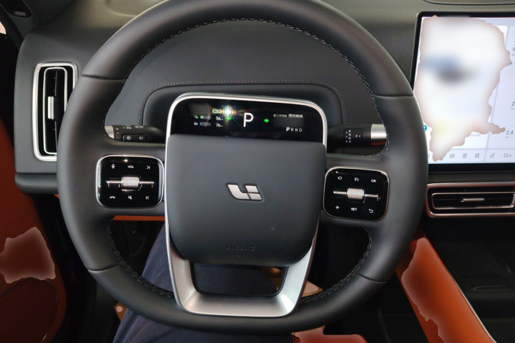 理想汽车 理想L9 2025款 Ultra 智能焕新版中控内饰13