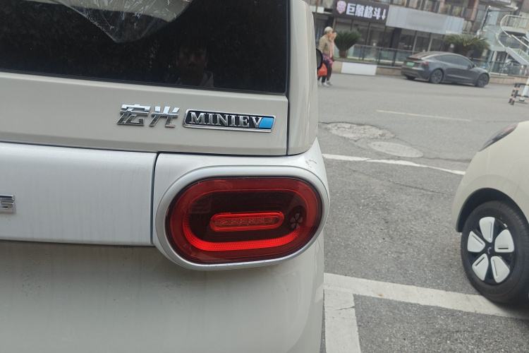 五菱汽车 宏光MINIEV 2024款 第三代 215km 青春版车身外观9