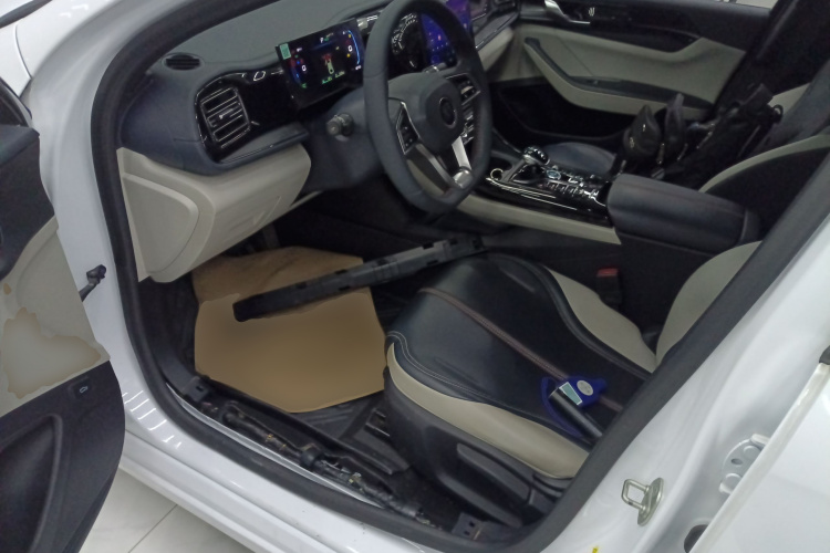 比亚迪 秦PLUS 2023款 冠军版 DM-i 55KM领先型中控内饰19