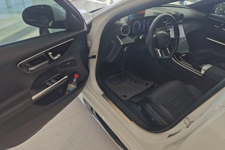 奔驰C级 2023款 改款 C 200 L 运动版中控内饰20