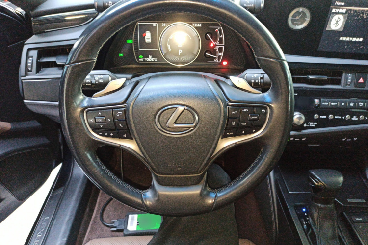 雷克萨斯ES 2021款 300h 臻享版中控内饰13