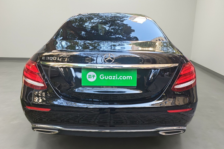 奔驰E级 2020款 E 300 L 豪华型车身外观6