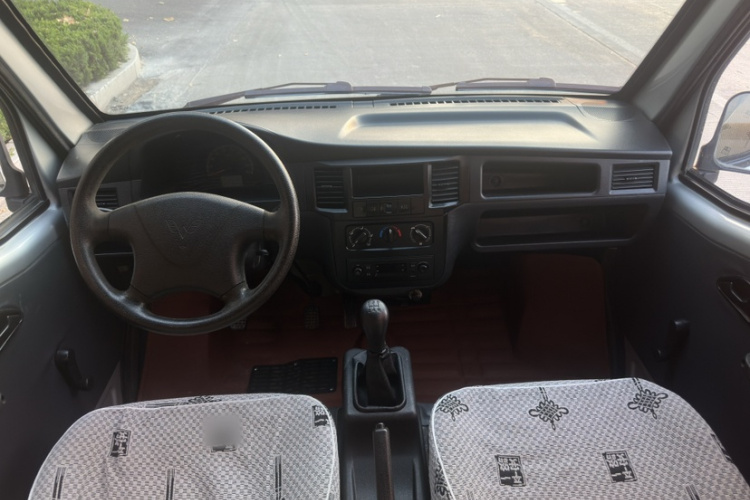 五菱汽车 五菱之光 2015款 1.2L 实用型LSI中控内饰7004