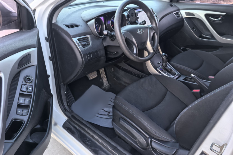 现代 朗动 2013款 1.6L 自动领先型中控内饰7002