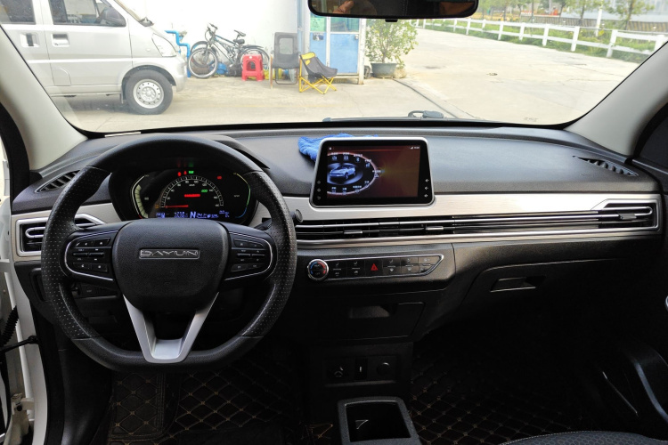 大运 悦虎 2022款 30.66kWh 两驱标准版中控内饰12