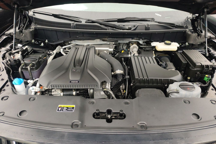 红旗HS7 PHEV 2024款 2.0T PHEV 四驱旗畅版 7座机舱底盘24