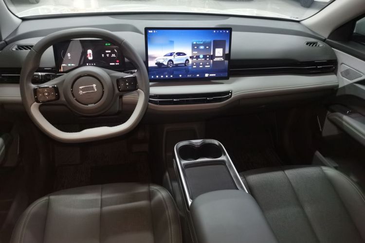 奔腾 悦意03 2025款 445km 欢悦版中控内饰12