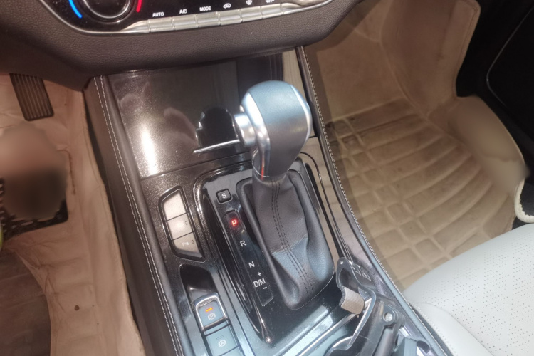 宝骏730 2017款 1.5T DCT旗舰型 7座 国V局部细节18