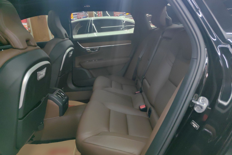 沃尔沃S90 2024款 B5 智逸豪华版中控内饰21