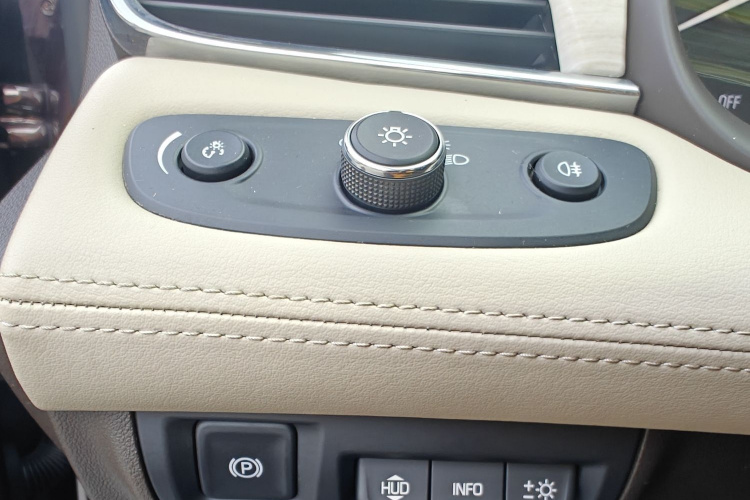 别克 君越 2016款 30H 豪华型中控内饰7009