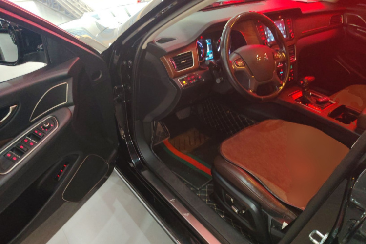 红旗H7 2018款 2.0T 旗舰版中控内饰20