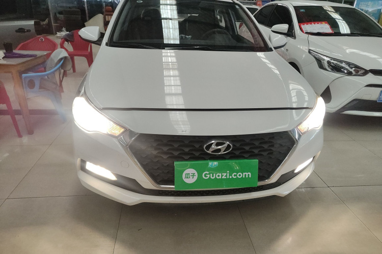 现代 悦纳RV 2017款 1.4L 自动活力版SPORT 国V车身外观6001