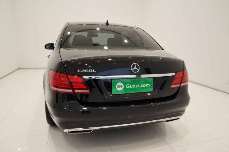 奔驰E级 2015款 E 200 L 运动型车身外观6