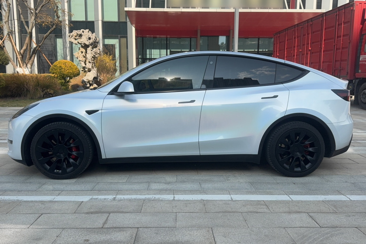 特斯拉 Model Y 2021款 标准续航后驱版车身外观6002
