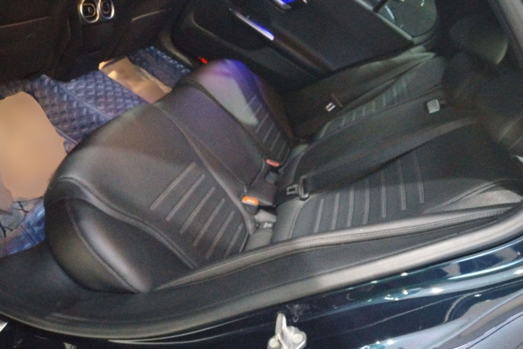 奔驰C级 2022款 改款 C 200 L 运动版中控内饰21