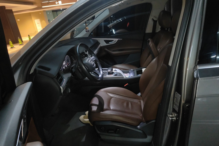 奥迪Q7 2016款 40 TFSI S line运动型中控内饰19