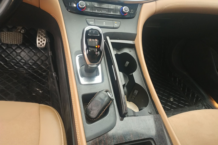 别克 君越 2016款 20T 精英型局部细节18