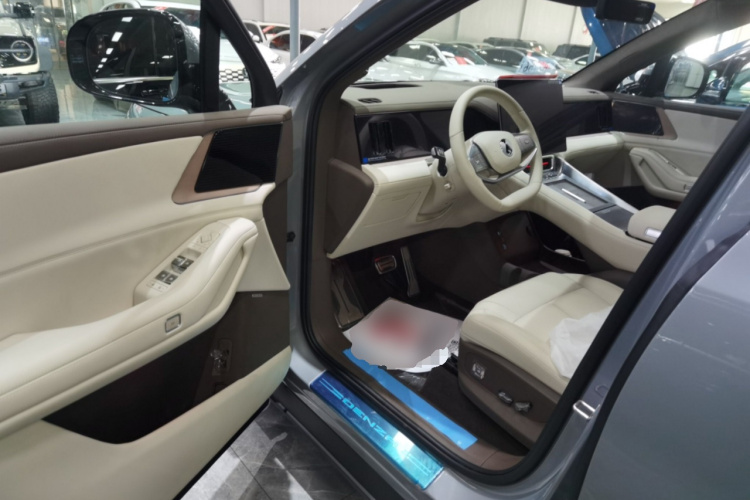 腾势N8L 2025款 旗舰型中控内饰20