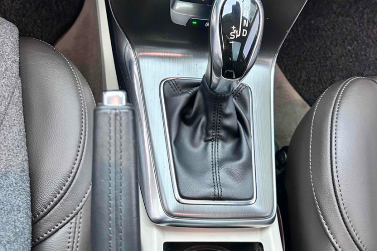 沃尔沃V40 2013款 2.0T 智雅版中控内饰7001