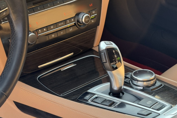 宝马7系 2014款 730Li 臻享型局部细节18